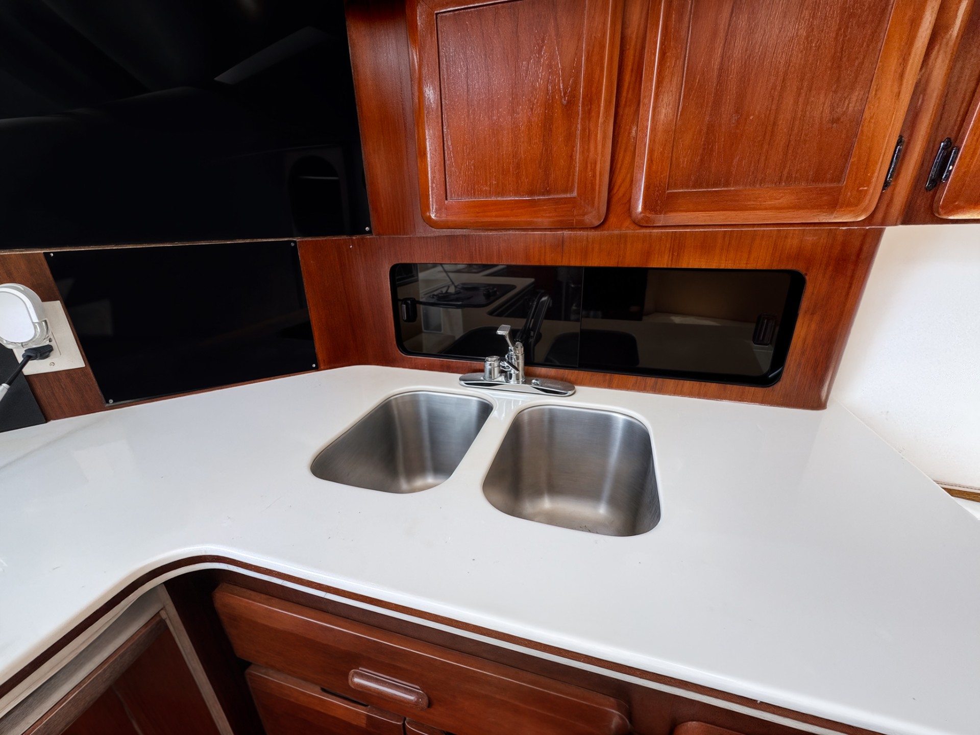 Yacht Photo 34